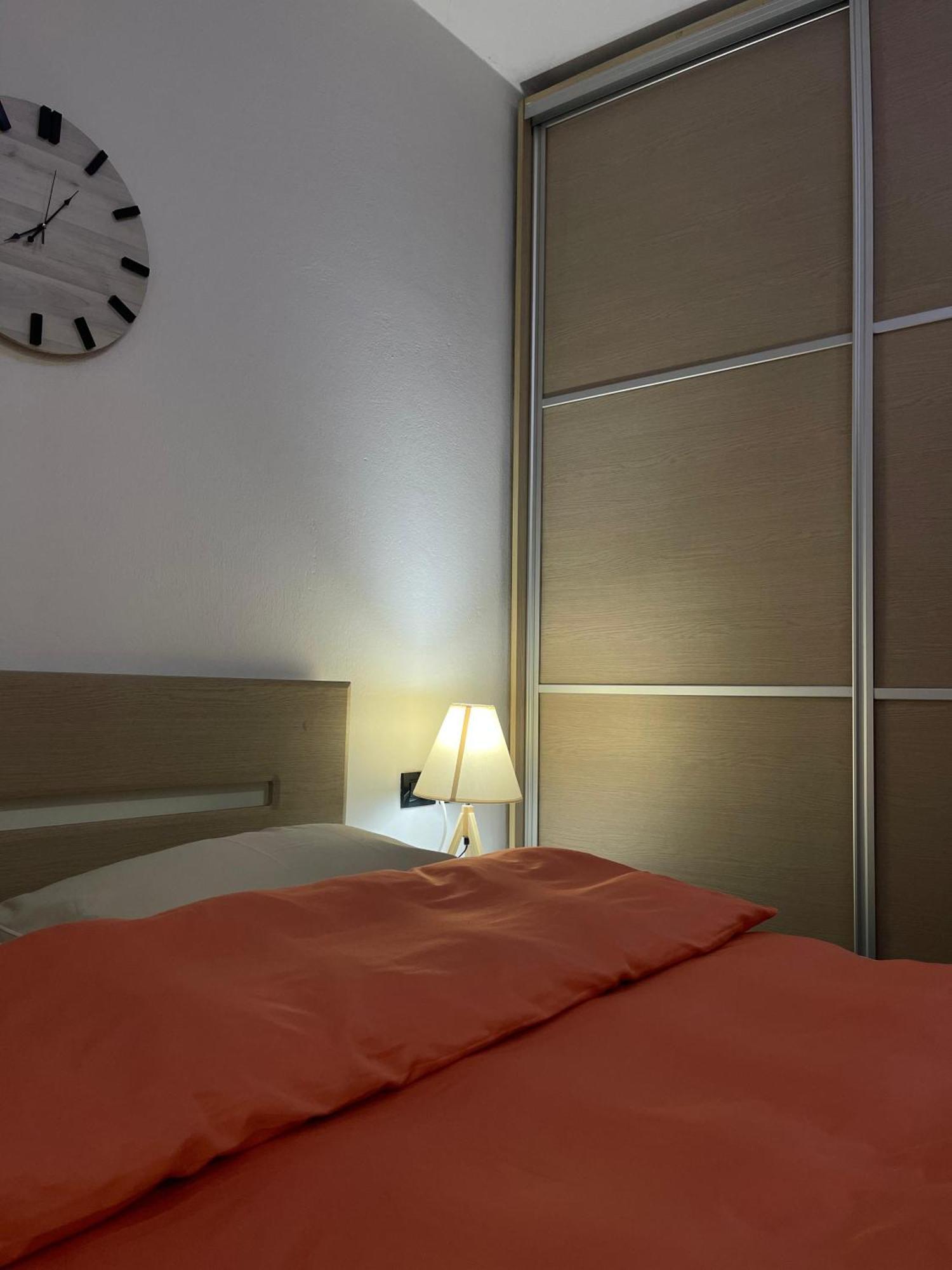 Sky Center Apartment Tiranë Luaran gambar