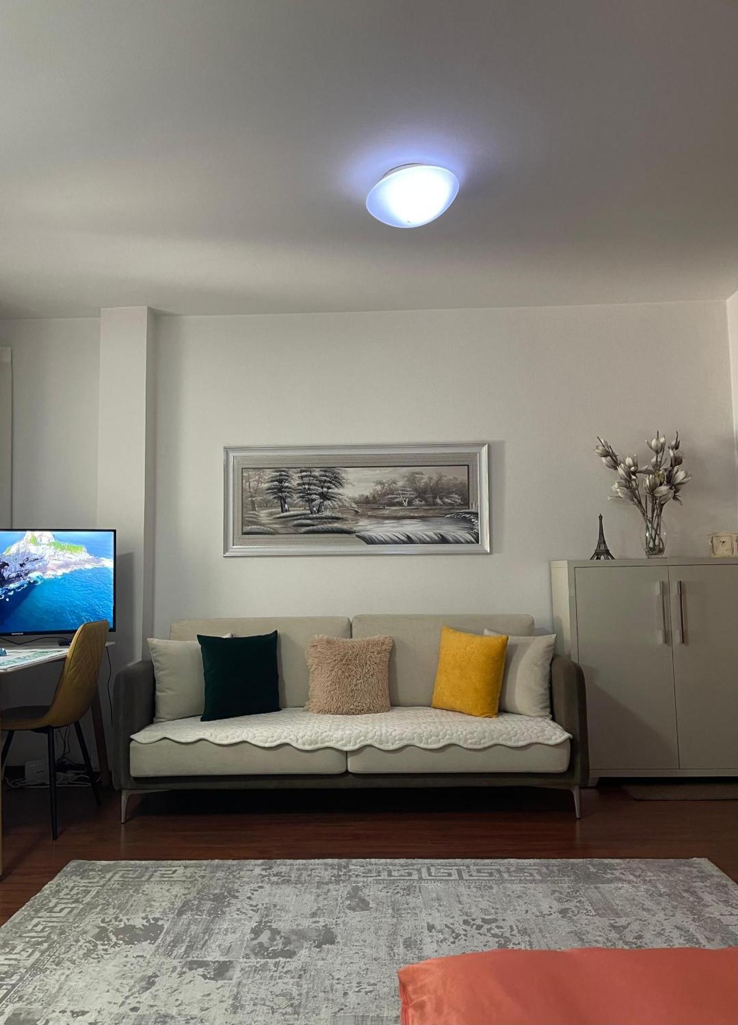 Sky Center Apartment Tiranë Luaran gambar
